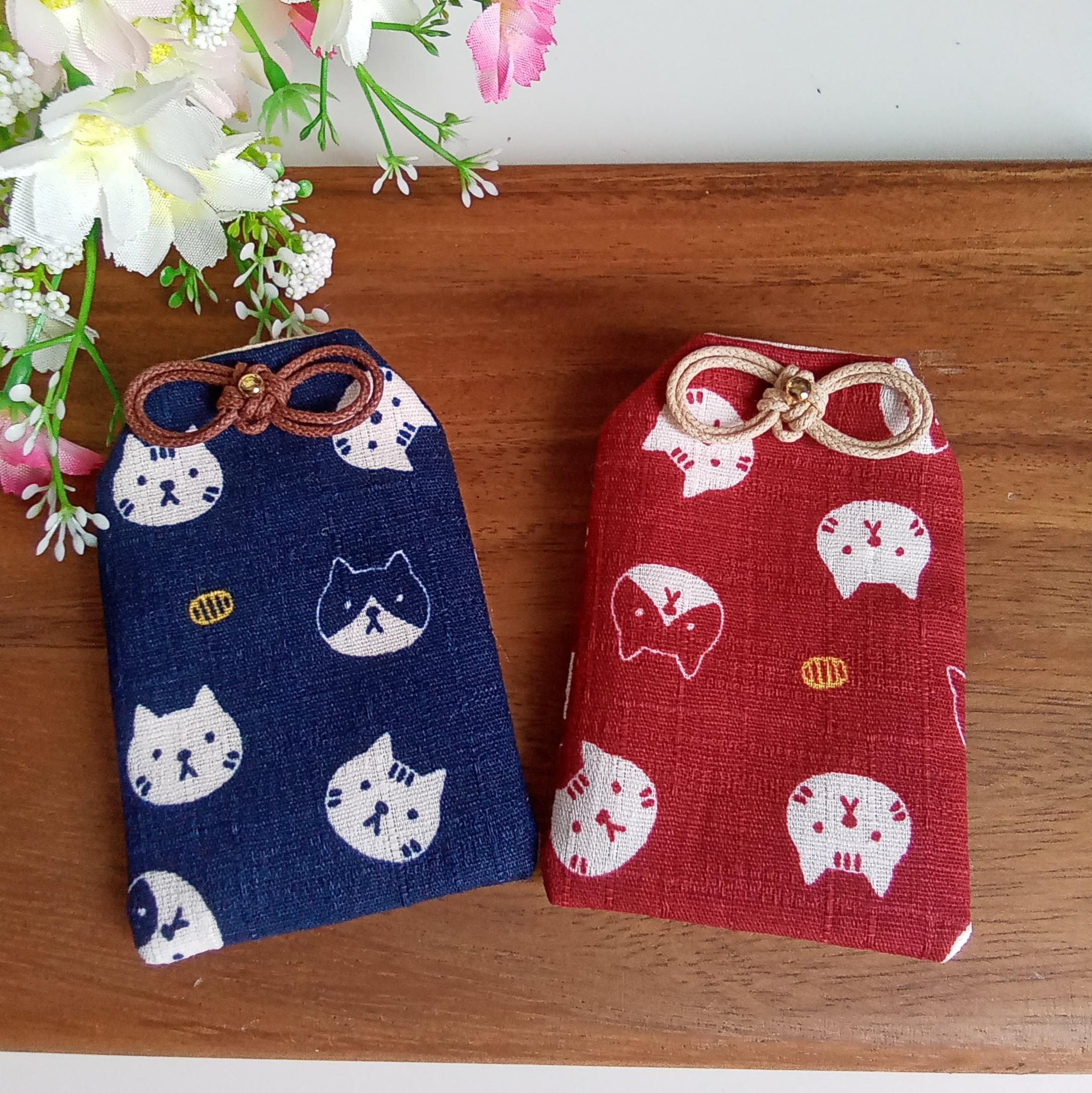 ❋新作❋　お守り袋　❃猫に小判柄❃1枚目の画像
